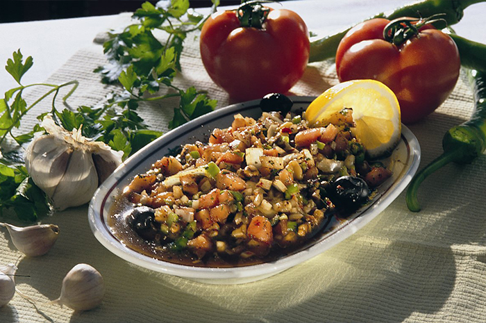 Gavurdağı Salatası Tarifi – Gavurdağı Salatasının Malzemeleri ve Yapılışı